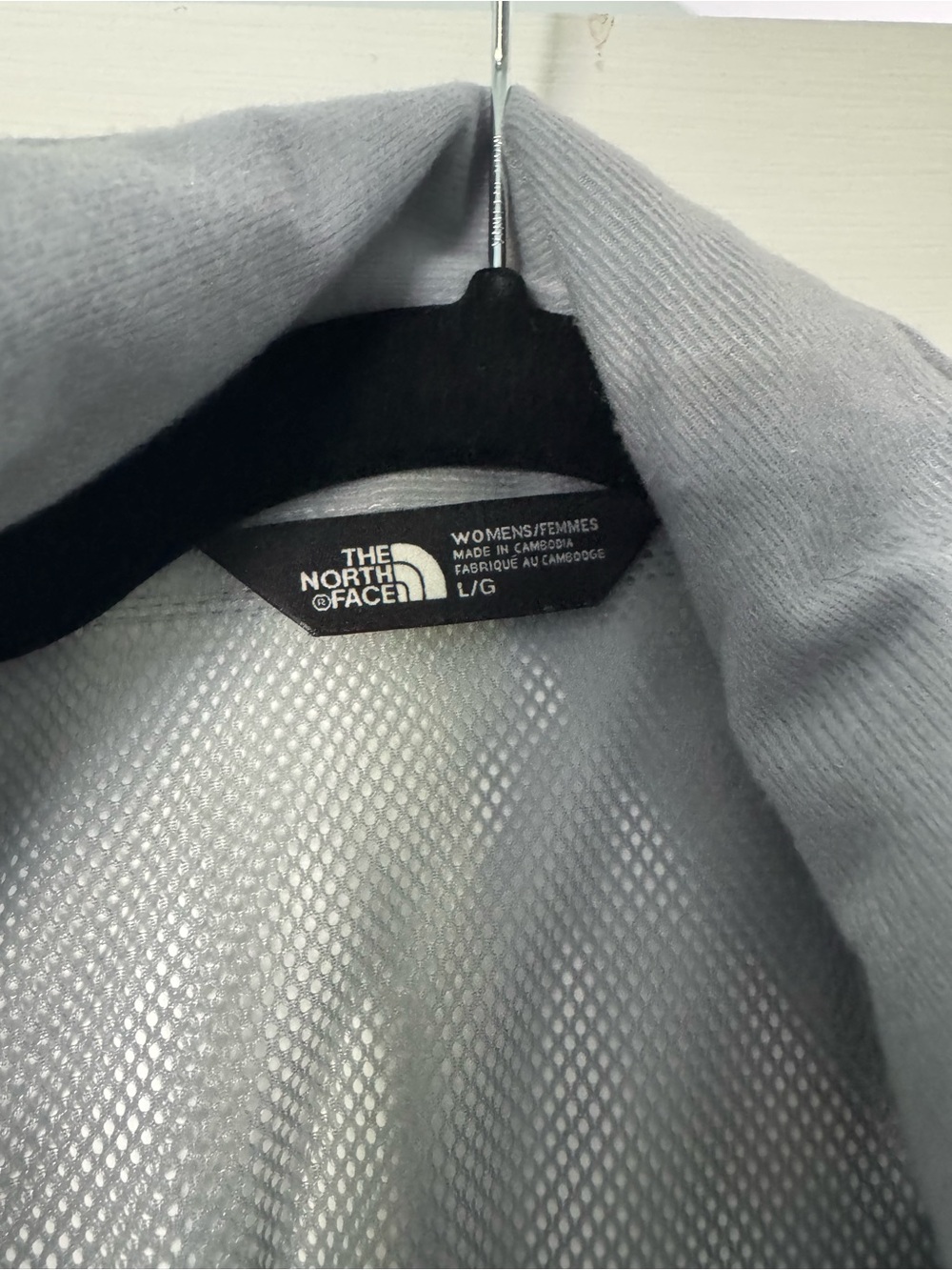 The North Face Womens Light Gray Hooded Rain Jacket - Picture 4 of 6